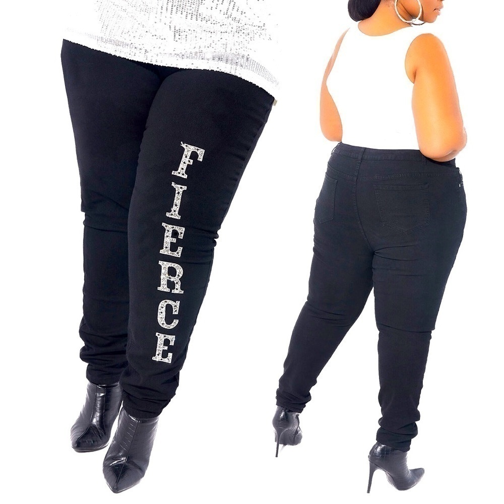 ASHLEY Stewart 24W & 30W Black Fierce Crystal Embellished Skinny Jeans (T20.10)